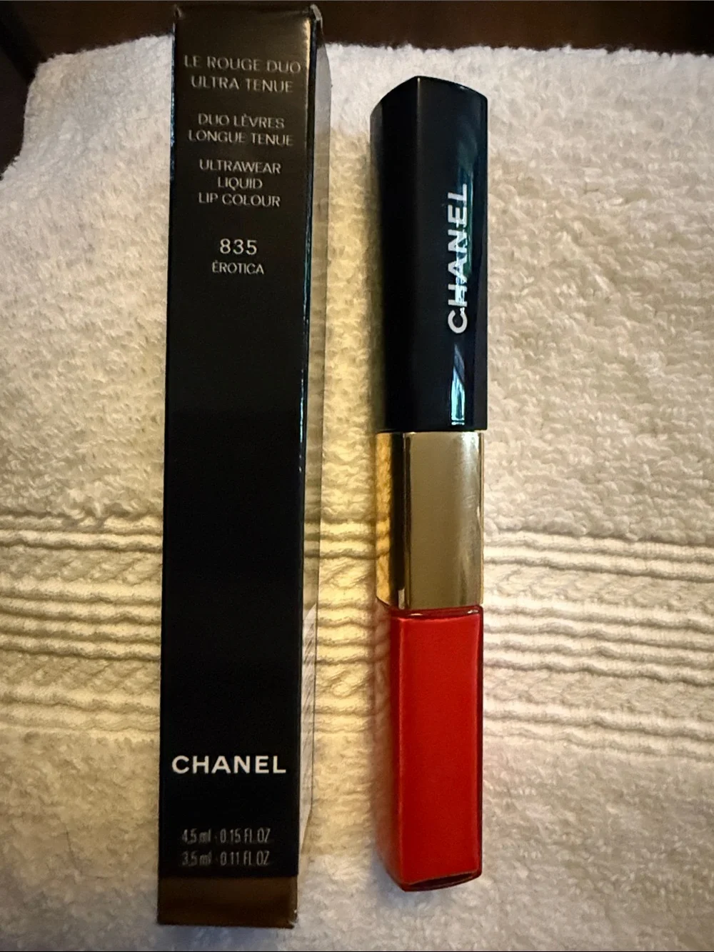 CHANEL Le Rouge Duo Ultra Tenue Liquid Lip Colour 835 Érotica